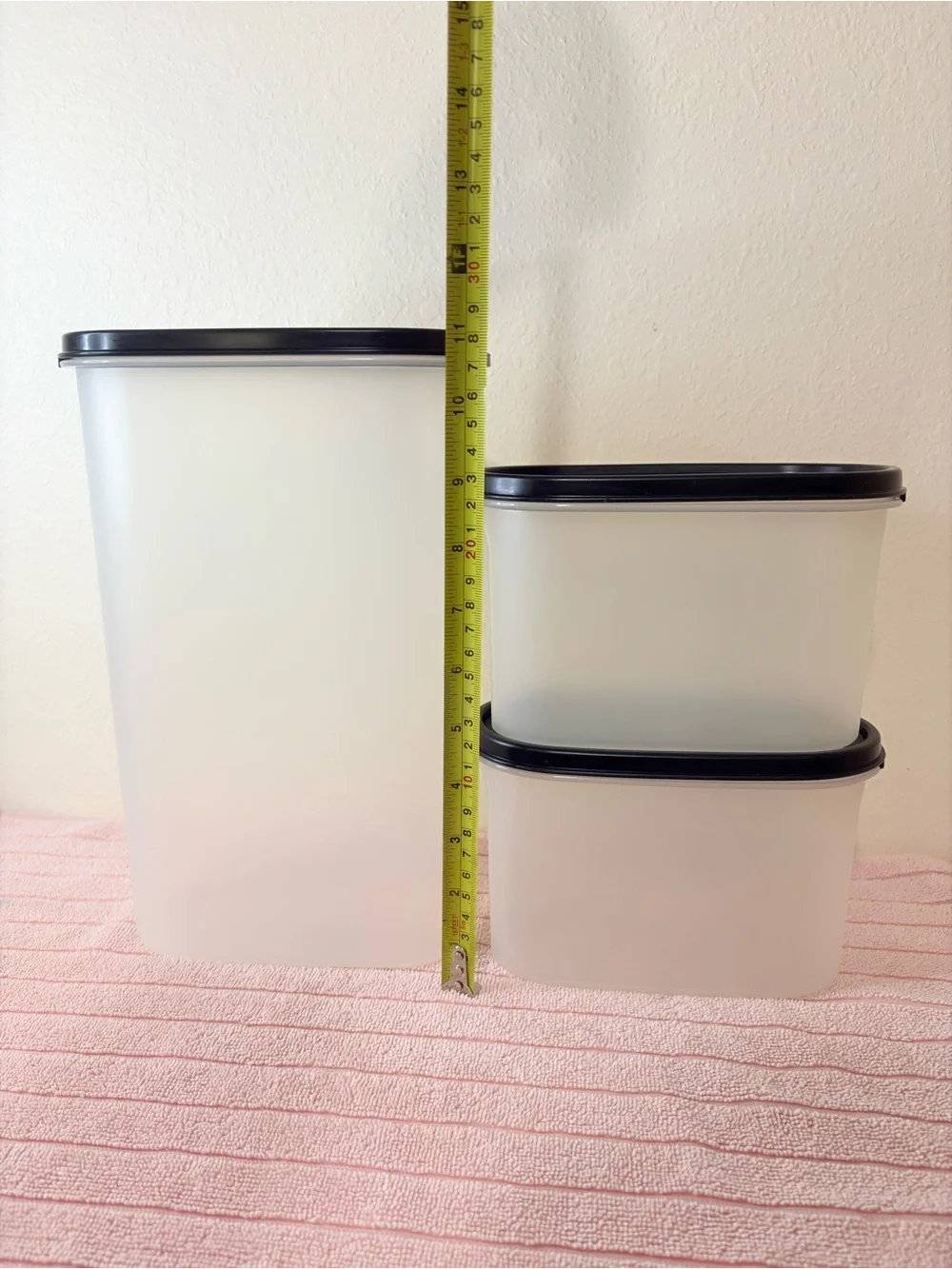 Set of 3 Modular Mates container.             (2oval 4 1/2”H). (1 oval 11 1/4”H)